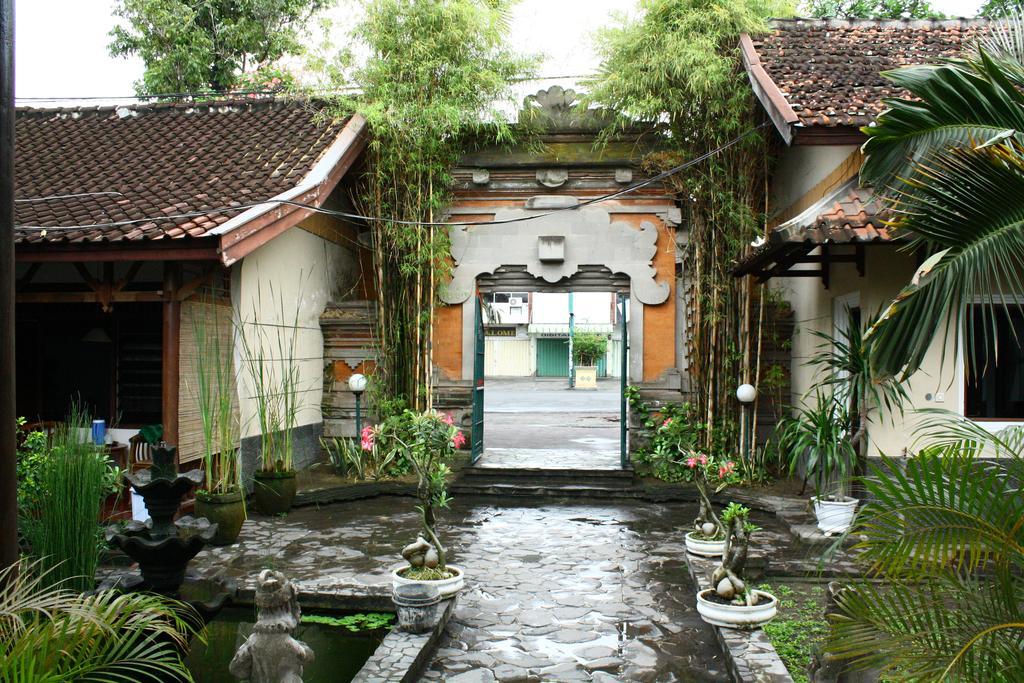 Hotel Ratih Mataram Exterior photo